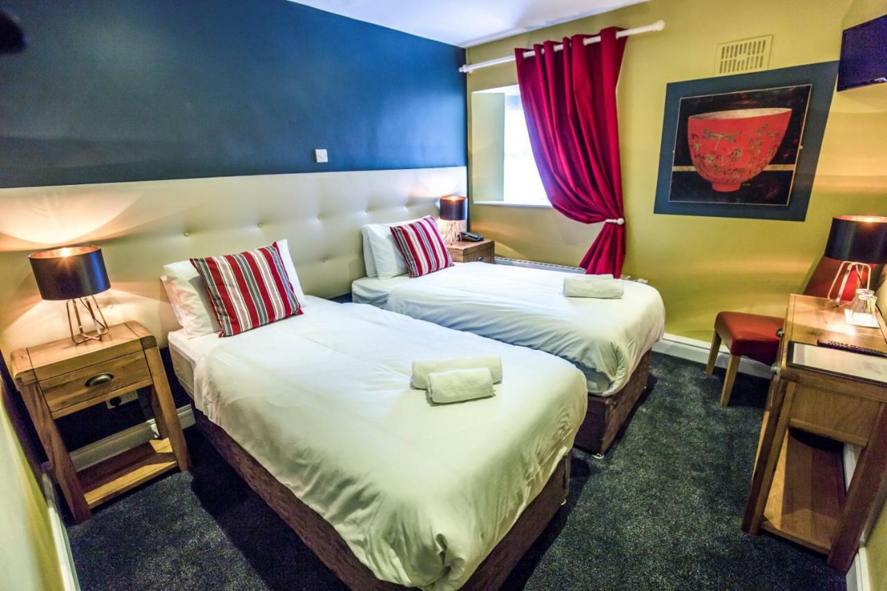 Mc Kevitts Village Hotel Карлингфорд Экстерьер фото